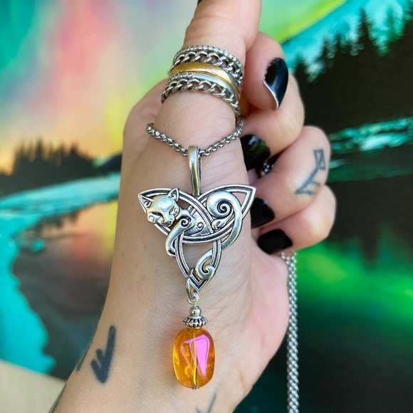 Celtic cat knot orange aura crystal steel necklace - Picture 5 of 12